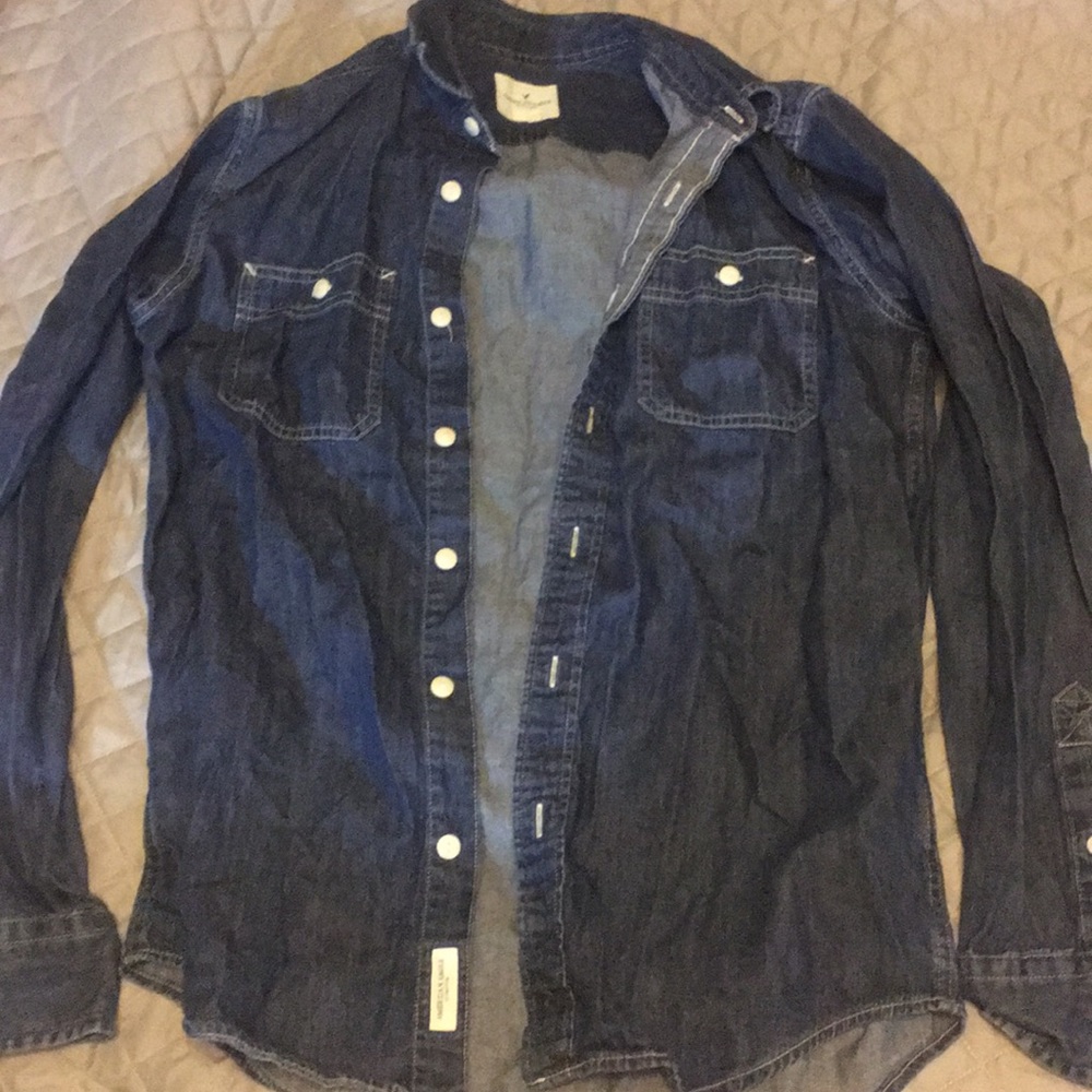 American Eagle Denim Long Sleeve Button down